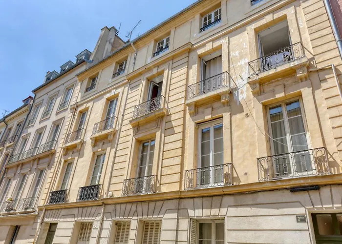 Recollet &cours - アパート